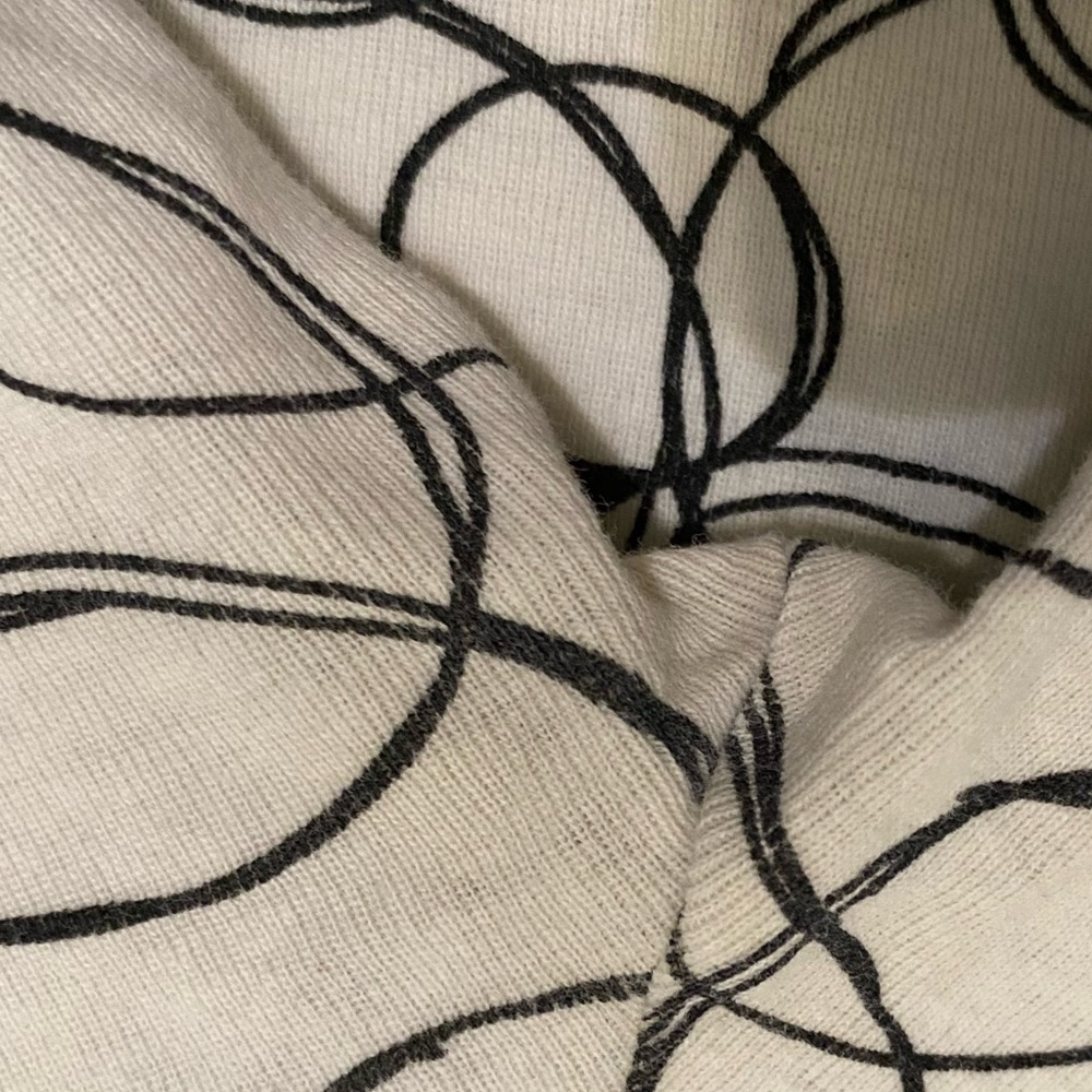 Old Navy Circle Geometric V-Neck 3/4 Sleeve Top S - Picture 7 of 7
